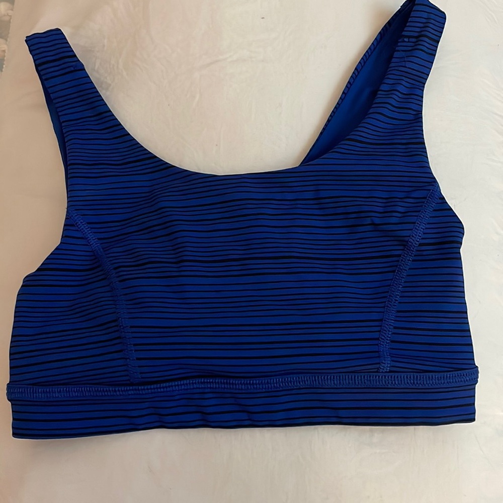 Lululemon sports bra